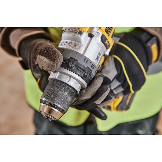 Close up of settings dial on 18V XR Brushless Premium Hammer Drill Driver