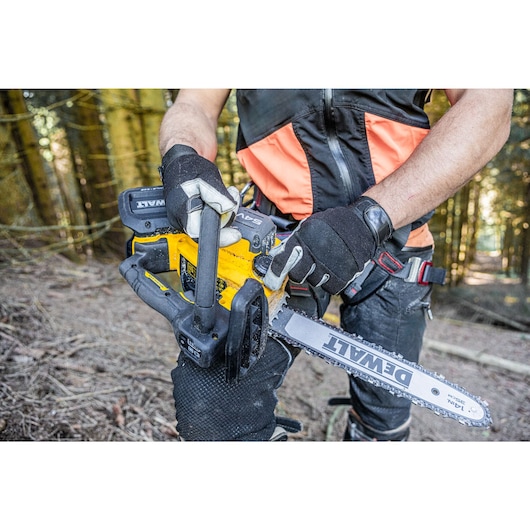 Arborist opening oil compartment