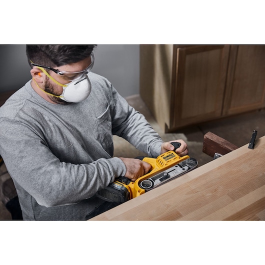 18V XR Brushless Belt Sander sanding furniture